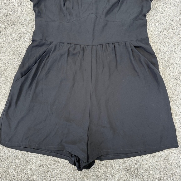 Express Women’s V-Neck Romper Shorts Chiffon Keyhole Back in Black 12 - Picture 3 of 14